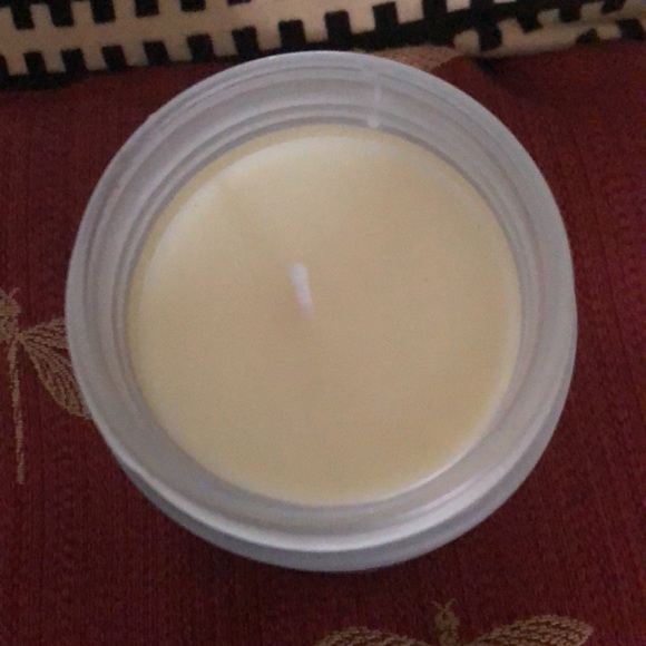 Vanilla Ice Cream Scented Candle - Picture 3 of 3